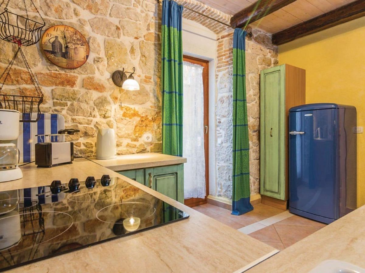 Rustic Holiday Home In Vrsar With Garden Luaran gambar