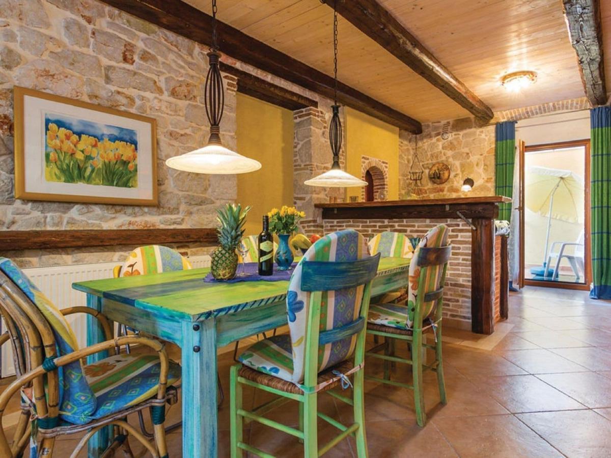 Rustic Holiday Home In Vrsar With Garden Luaran gambar
